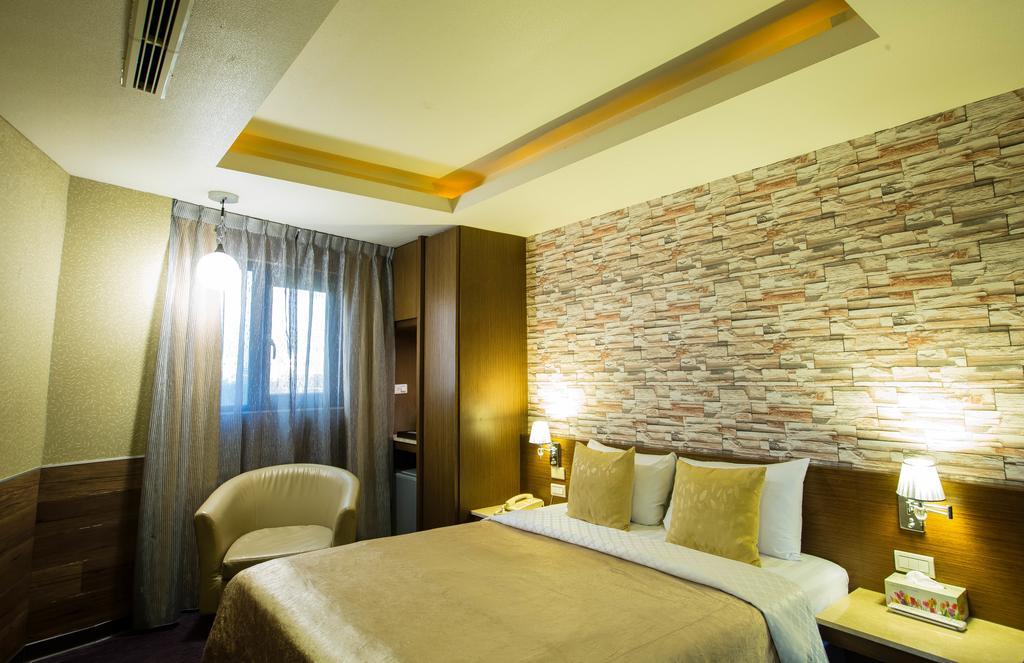 Luckynews Classic Hotel Таоюань Экстерьер фото