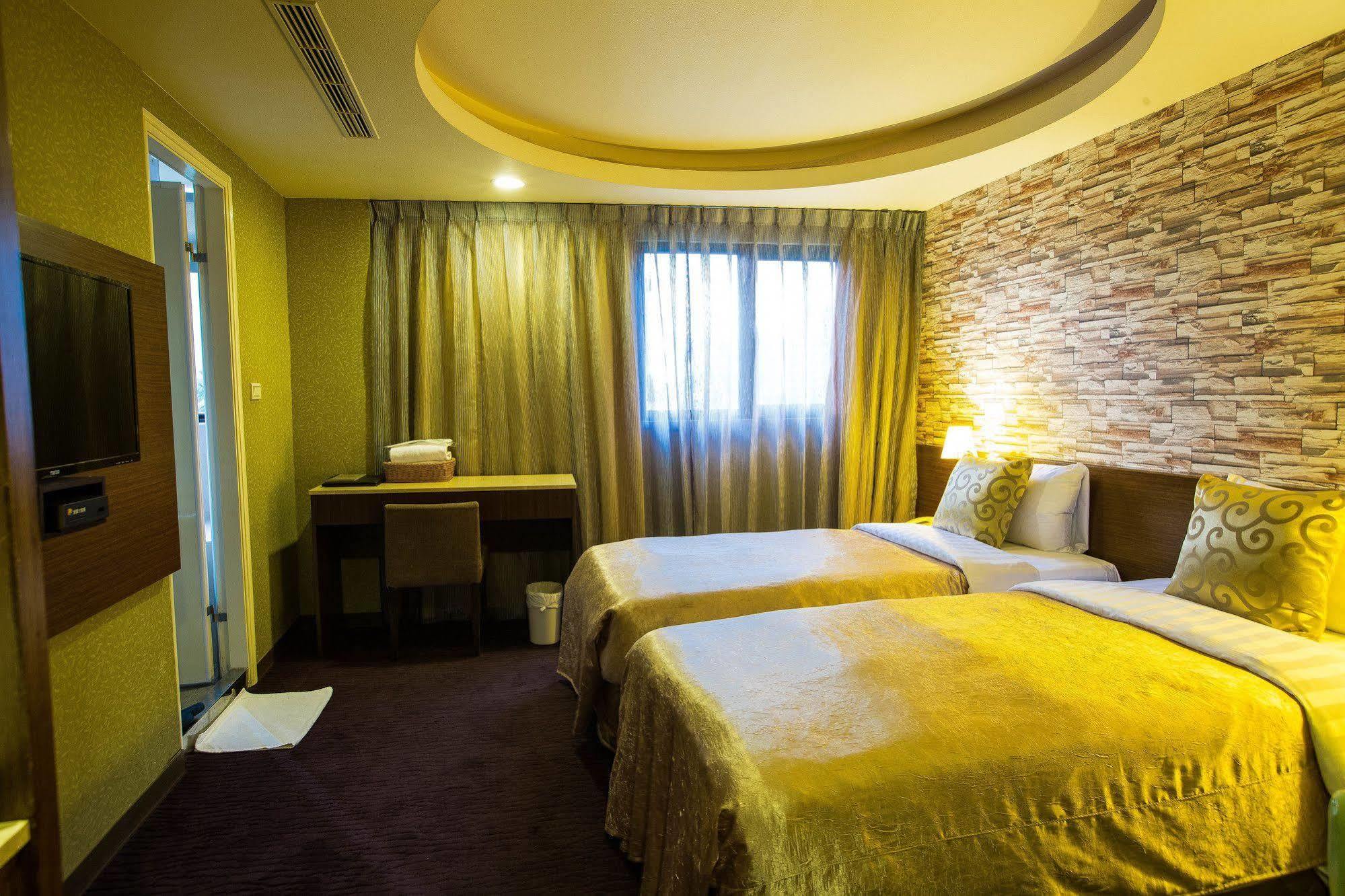 Luckynews Classic Hotel Таоюань Экстерьер фото